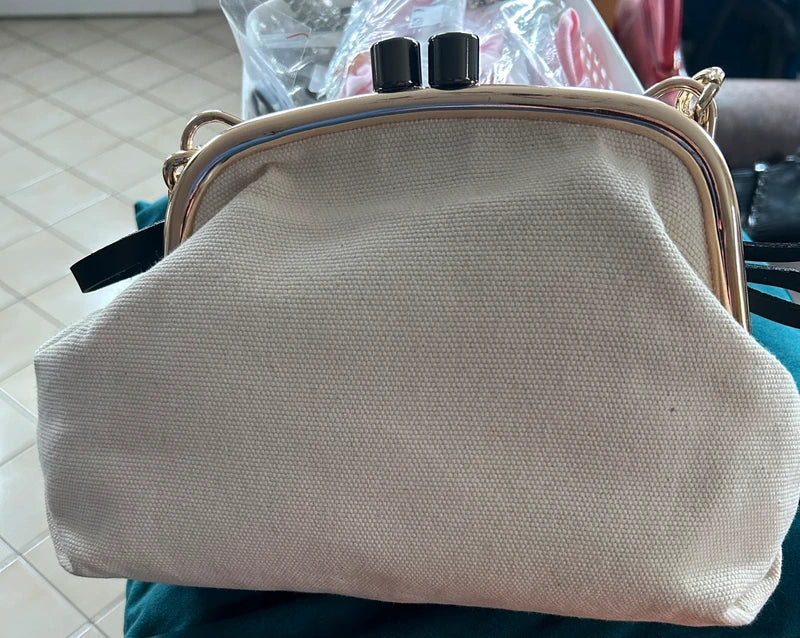 Sac en toile de jute avec nœuds noirs fermeture mécanique