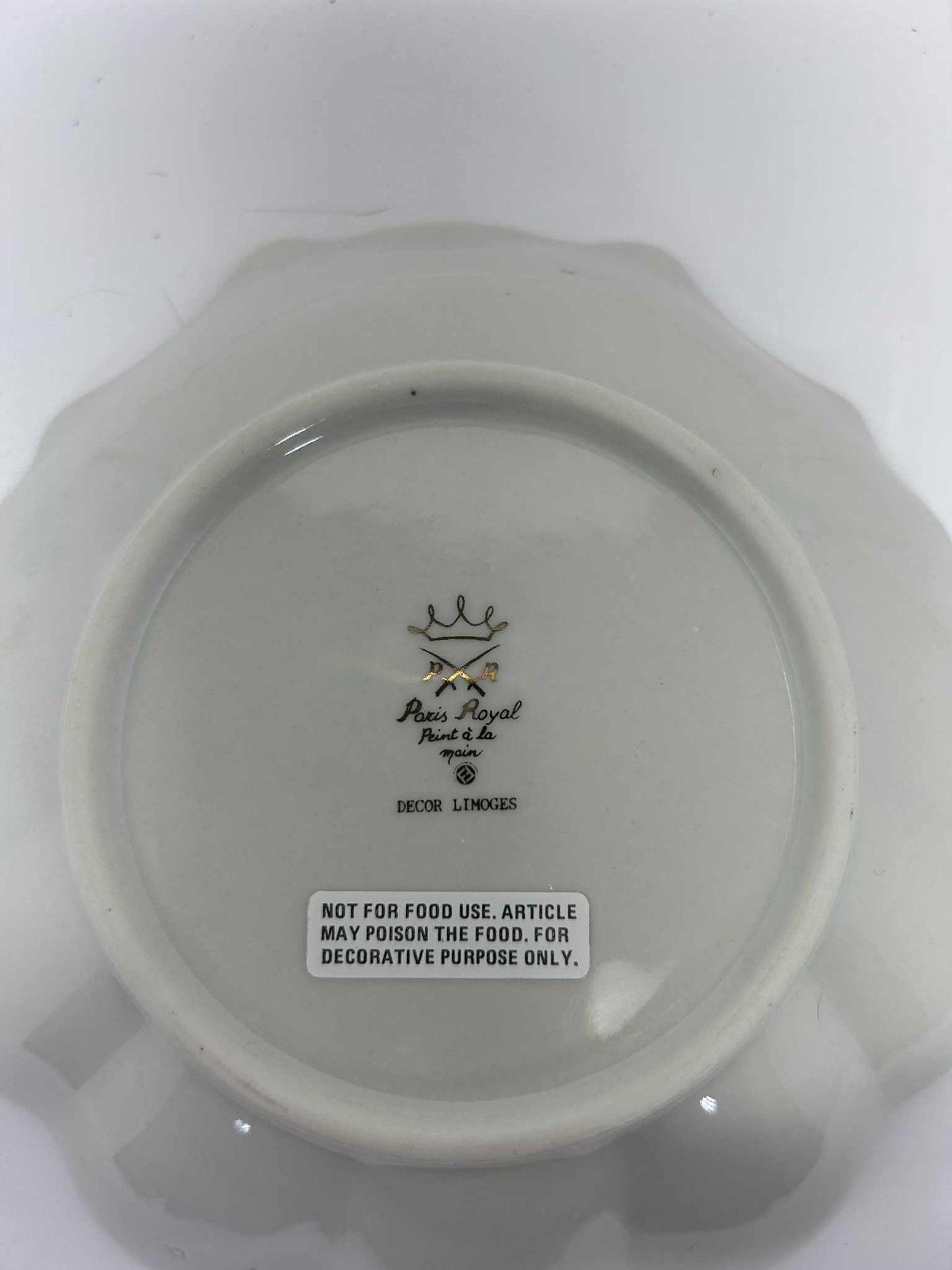 Coupe en forme de coquille en porcelaine peinte à la main de Paris Royal (16cm de diam)