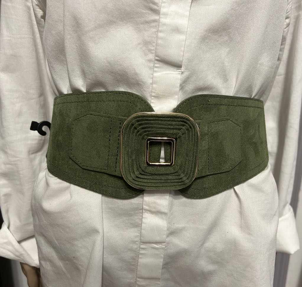 Ceinture large verte aspect velours et élastique boucle carrée verte Marque Fashion