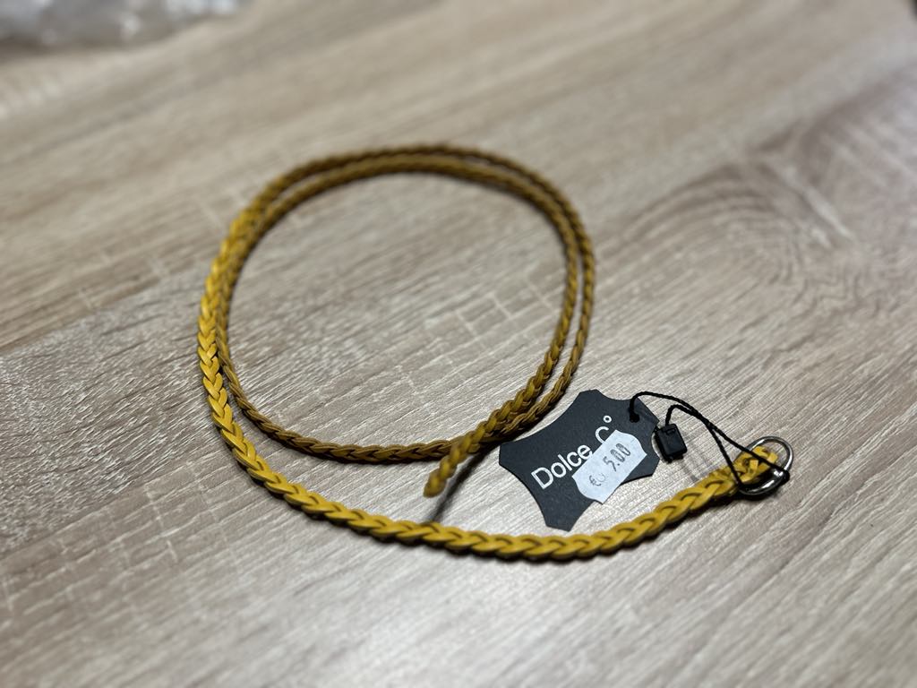 Ceinture jaune tressée en cuir Dolce C