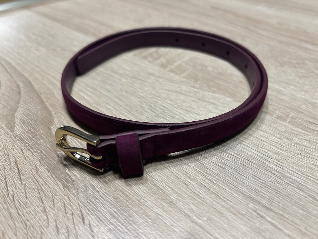 Ceinture bordeaux d'aspect velours avec boucle dorée FASHION