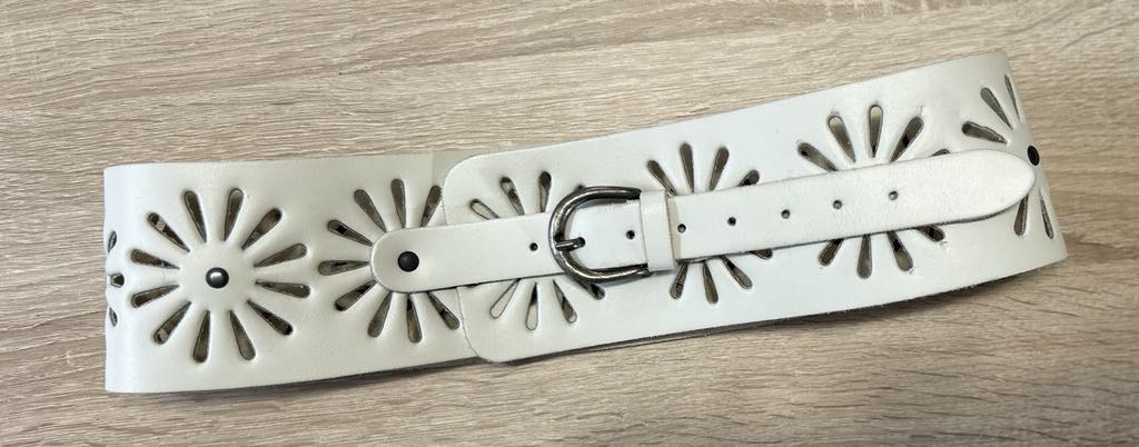 Ceinture large blanche motifs fleurs Fashion