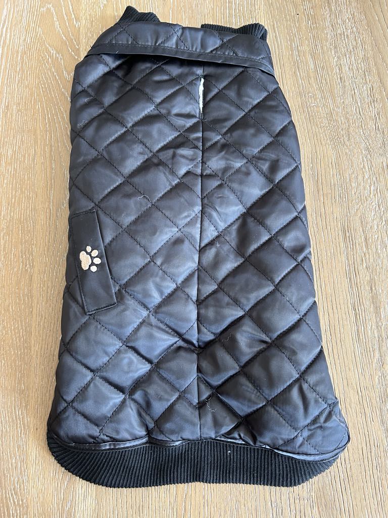 Manteau pour chien matelassé noir marque NOBBY