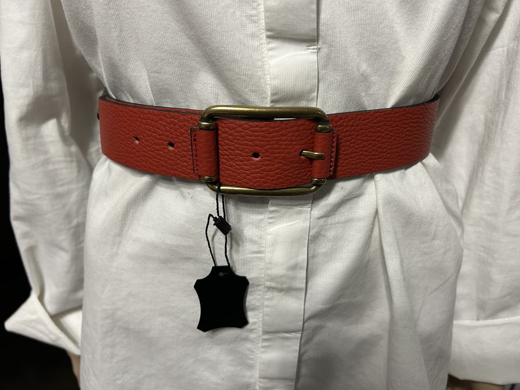 Ceinture en cuir boucle dorée Dolce C