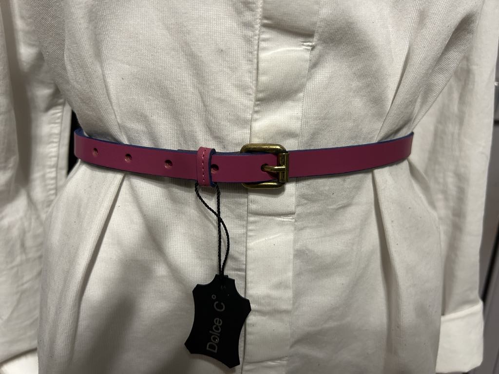 Ceinture rose liseré bleu boucle dorée Dolce C cuir