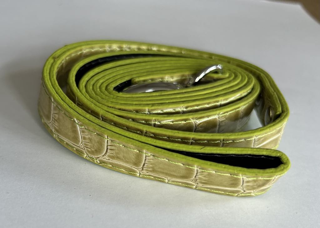 Laisse simple verte imitation croco 120 cm marque Oscar