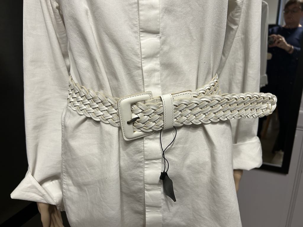 Ceinture blanche tressée, large , boucle carrée , Marque Dolce C