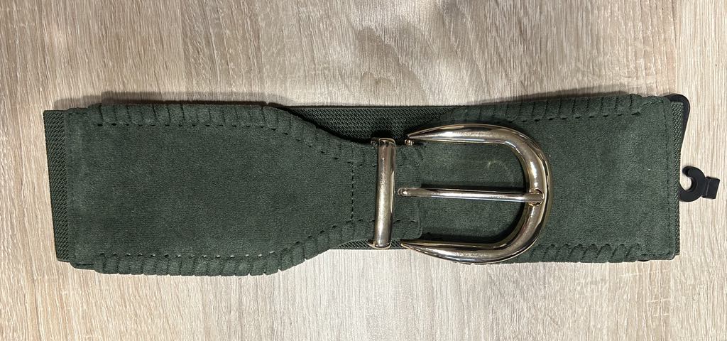Ceinture verte large aspect velours , élastique, boucle dorée. Marque Fashion