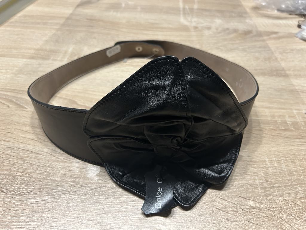Ceinture noire large fleur DOLCE C