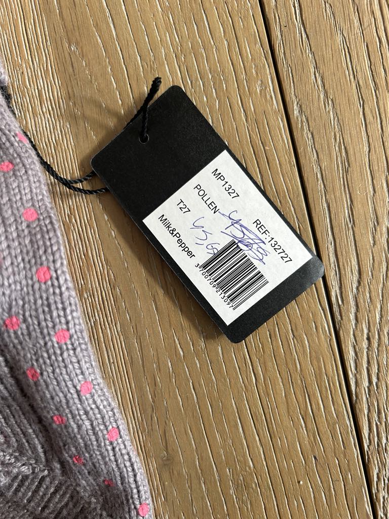 Pull pour chien gris à pois rose avec pompons roses marque MILK et PEPPER