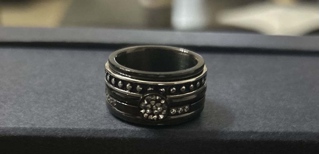 Bague composée IXXXI taille19 noire et brillante