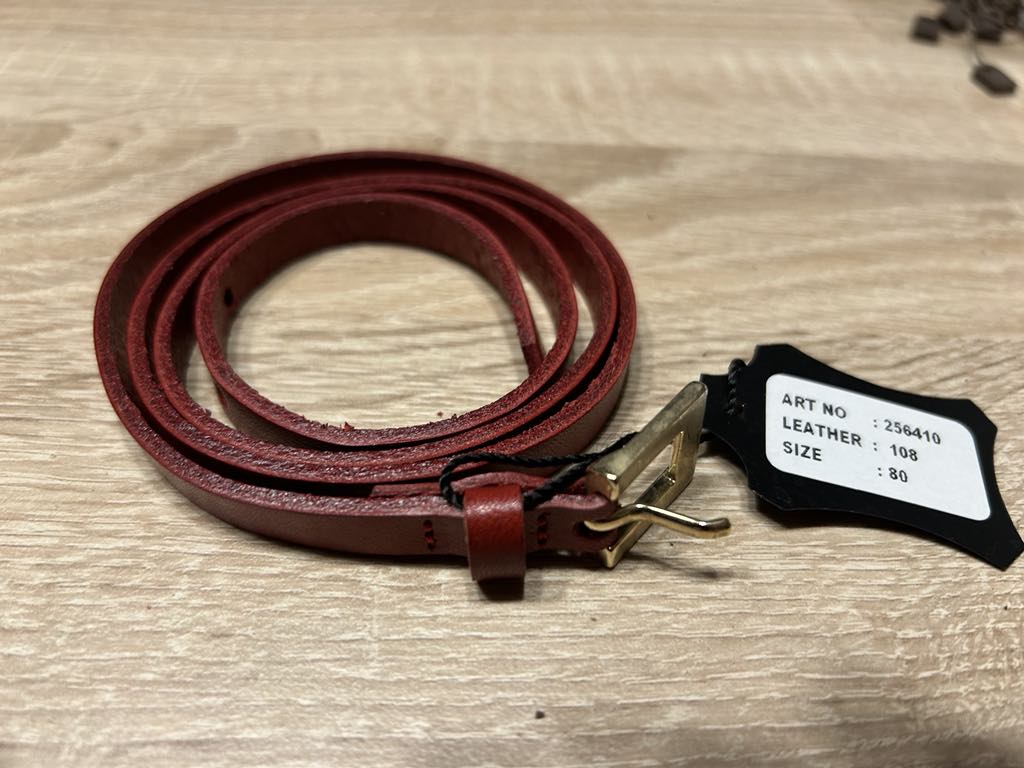 Ceinture rouge boucle argent carrée Dolce C cuir