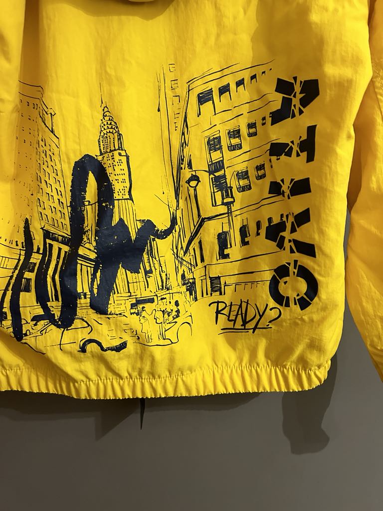 Blouson à capuche jaune et marine ATIVO