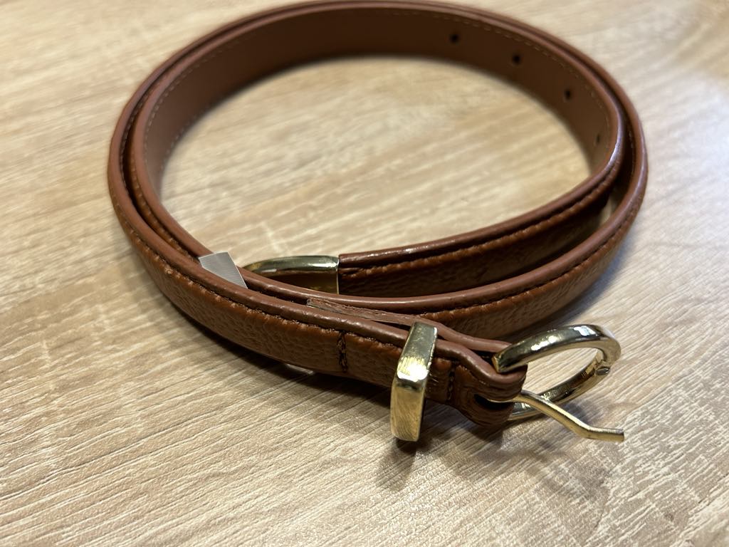 Ceinture caramel , boucle dorée , finition or Fashion