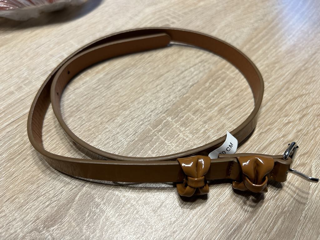 Ceinture marron brillante avec petits nœuds Fashion