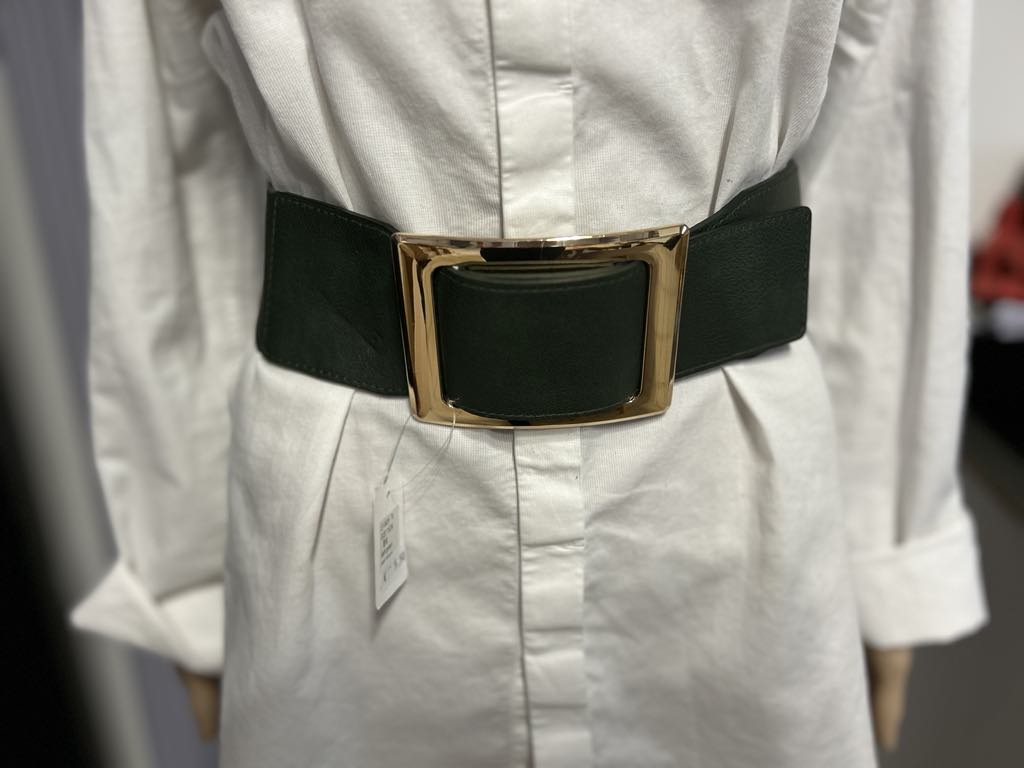 Ceinture élastique verte foncée avec boucle dorée Moda