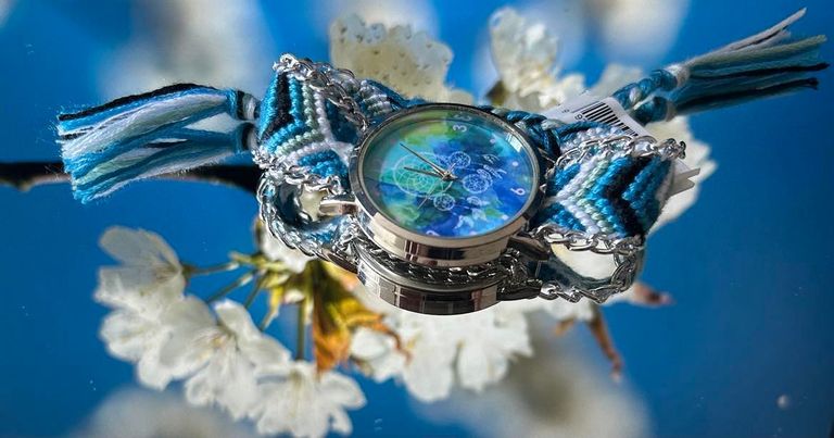 MONTRE FANTAISIE BRACELET REGLABLE