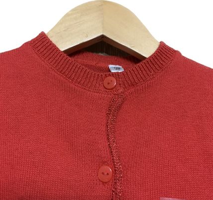 GILET ROUGE MANCHES ET COL DORE