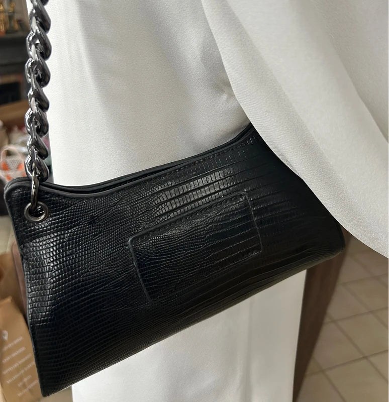 Sac noir bandoulière metal noir 22*12 cm