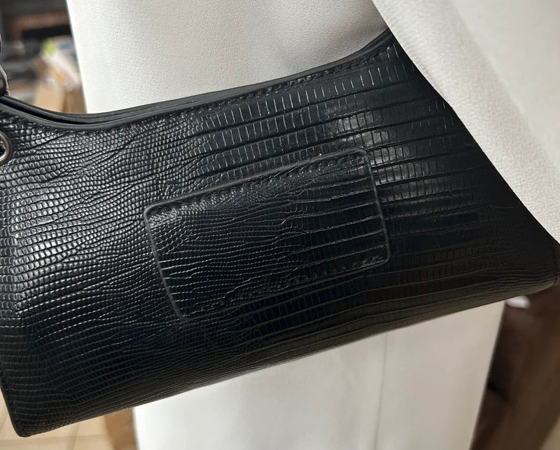 Sac noir bandoulière metal noir 22*12 cm