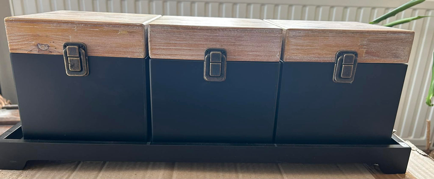 Lot de 3 boites noires et couleur bois en bois sur plateau HUBISHOP
