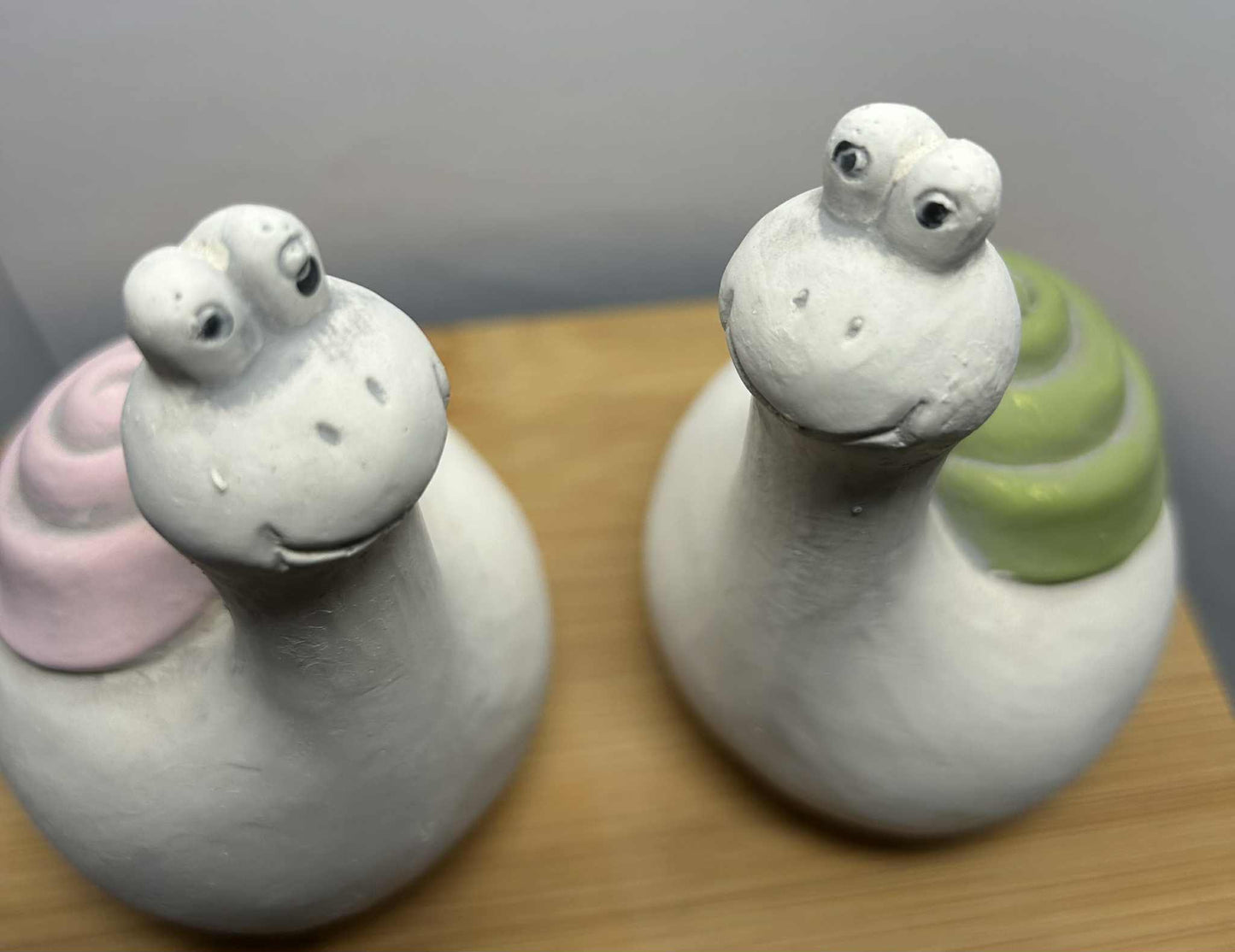 Couple d'escargots en plâtre rose et vert GmbH (11.5*8cm)