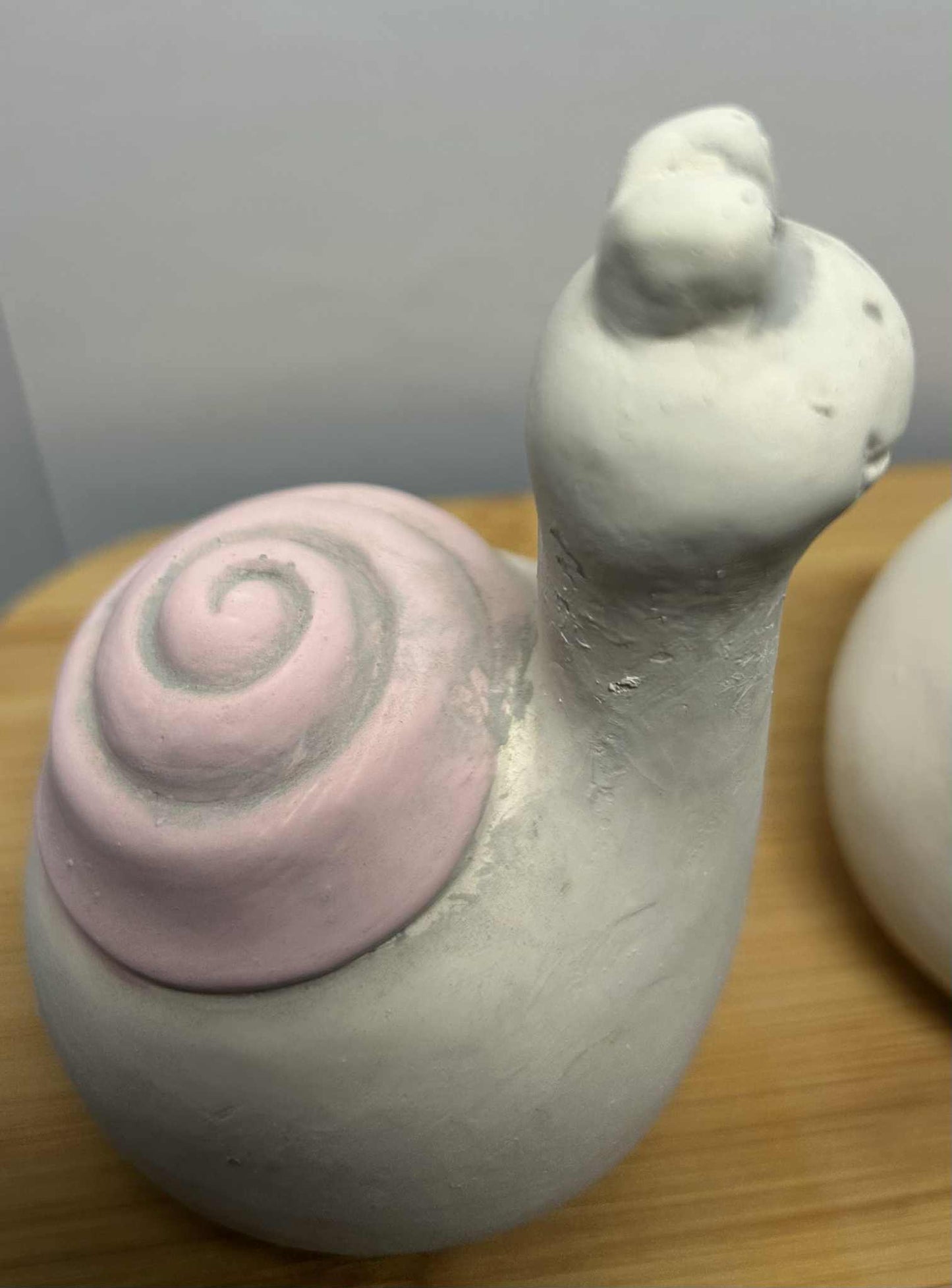 Couple d'escargots en plâtre rose et vert GmbH (11.5*8cm)