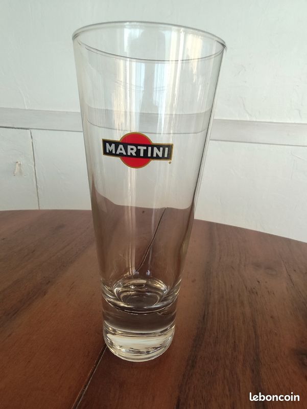 VERRE EVASE POUR MARTINI