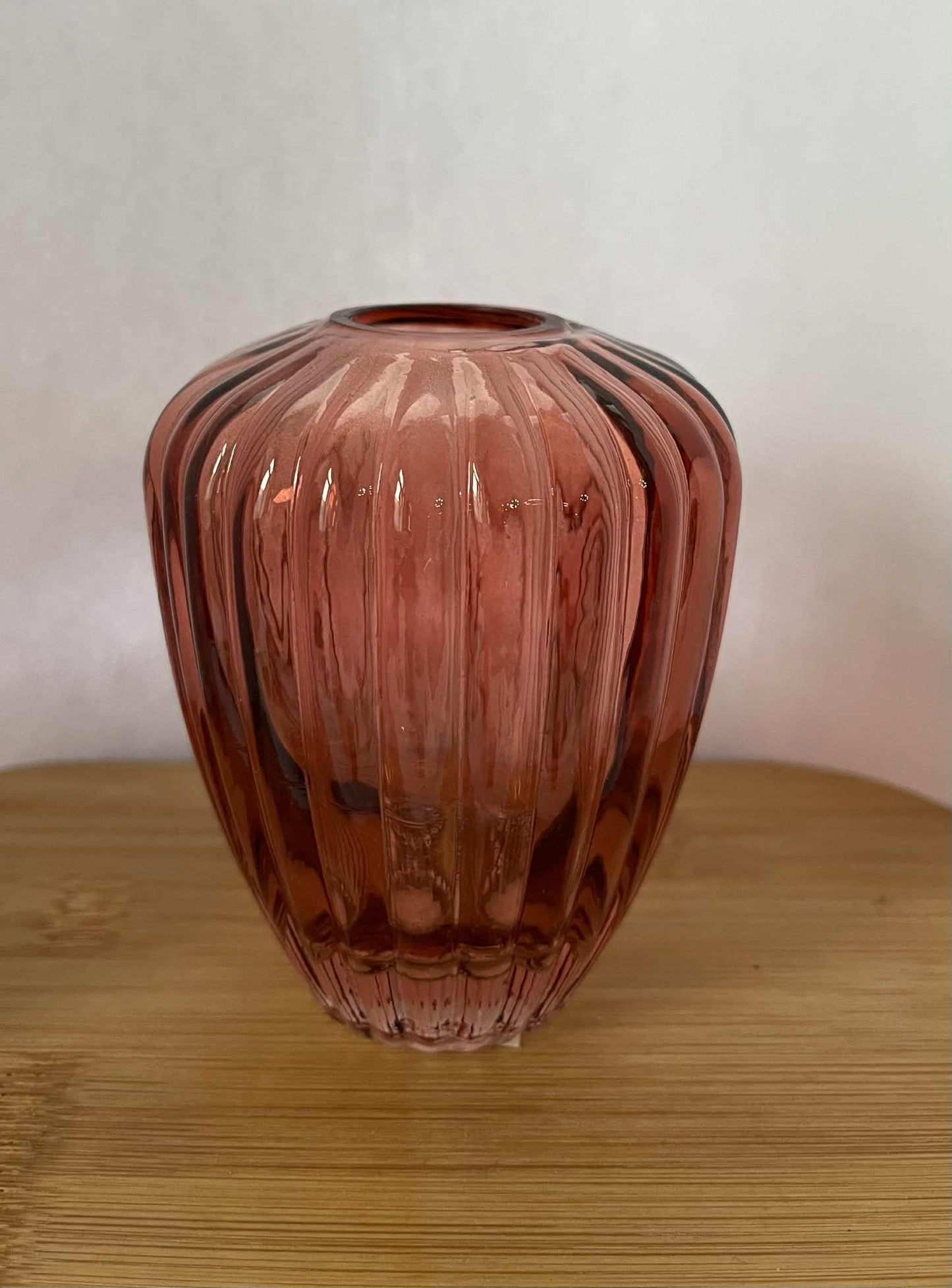 Lot de 2 vases vieux rose côtelés 8.5et 8 cm marque Gmbh