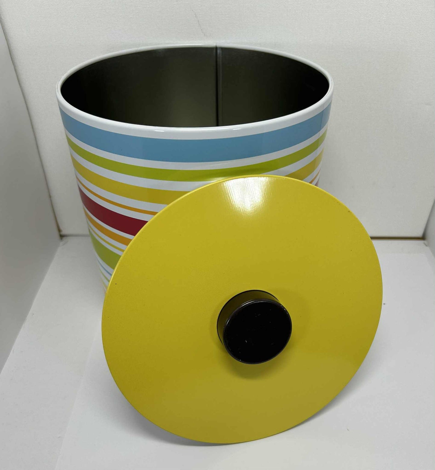 Boite à biscuits en métal colorée de GmbH (18.5*17cm)