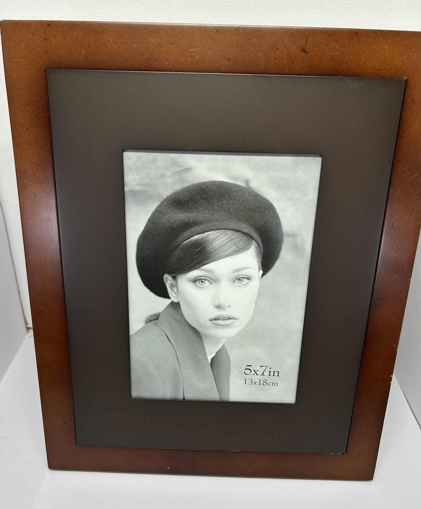 Cadre photo type bois dans les tons marrons de GmbH (24.5*29.5cm)