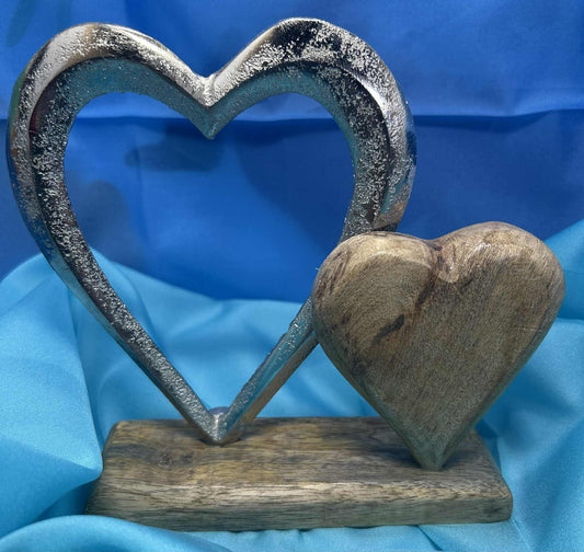 Cœur argenté et cœur de bois sur socle bois de GmbH (15*17cm)