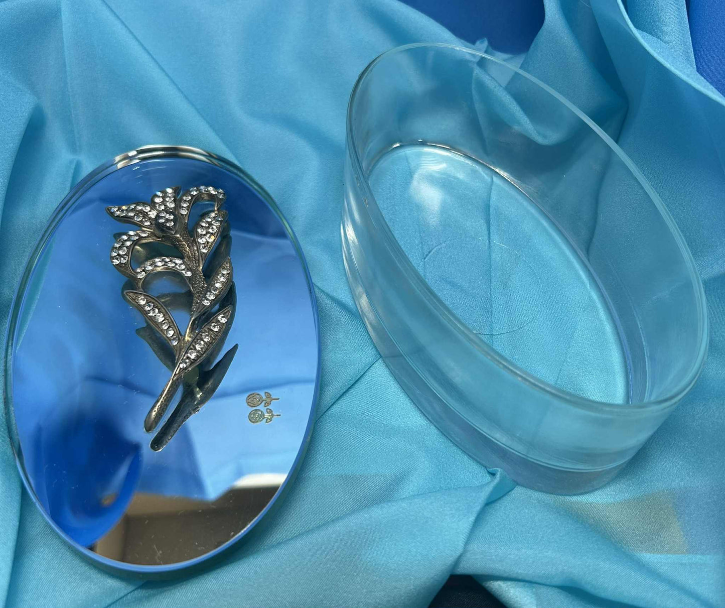 Coffret à bijoux en verre , couvercle recouvert d'une glace et d'une fleur en strass de GmbH (10*18*5cm)