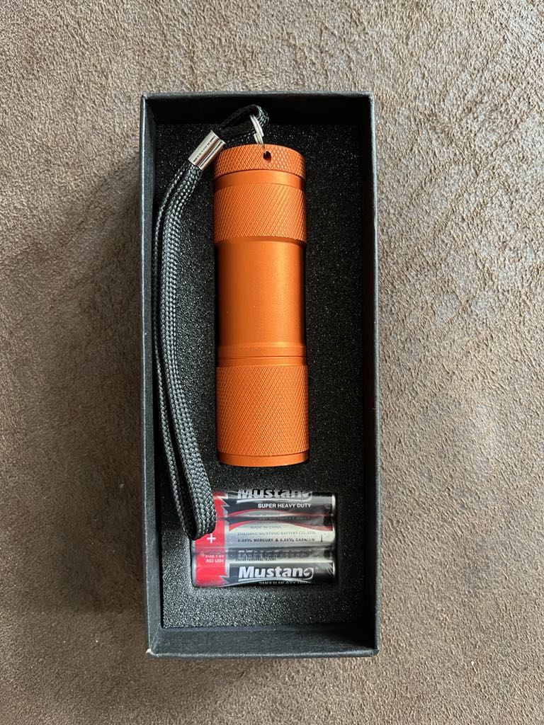 Lampe torche de poche Orange Starled 3 piles fournies