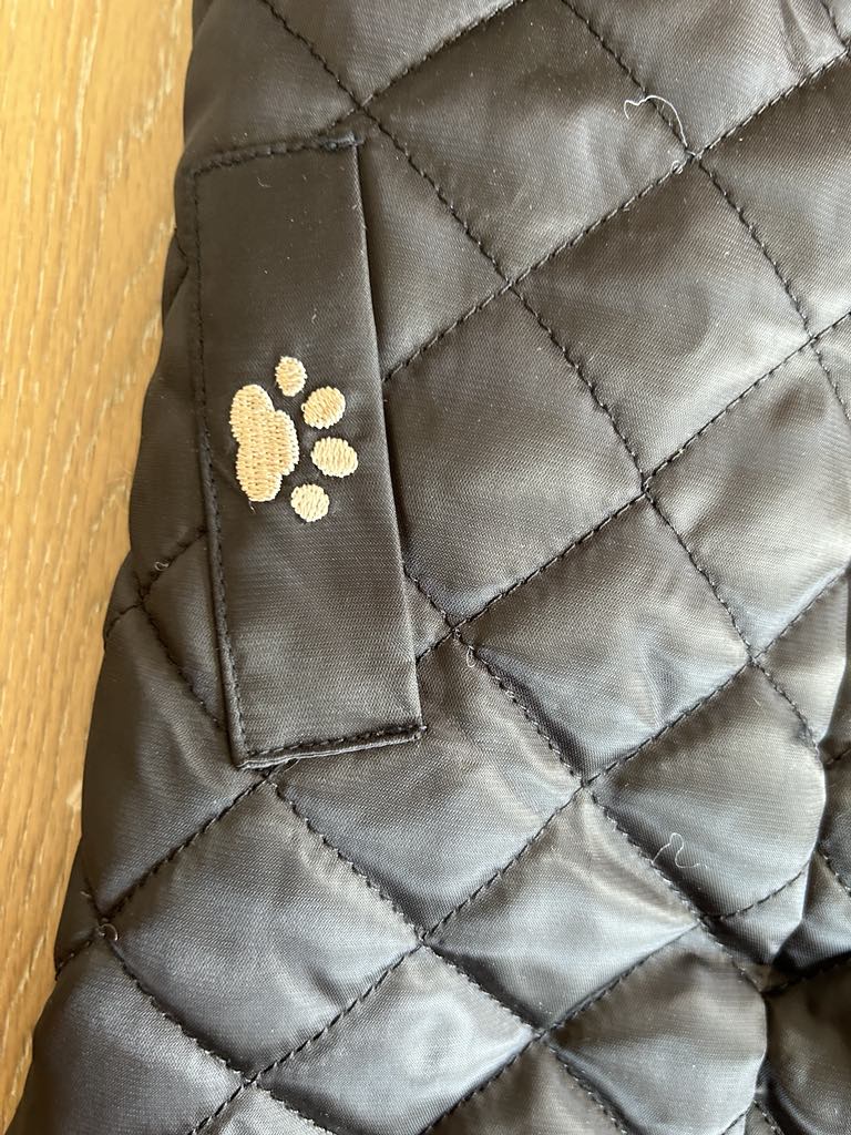 Manteau pour chien matelassé noir marque NOBBY