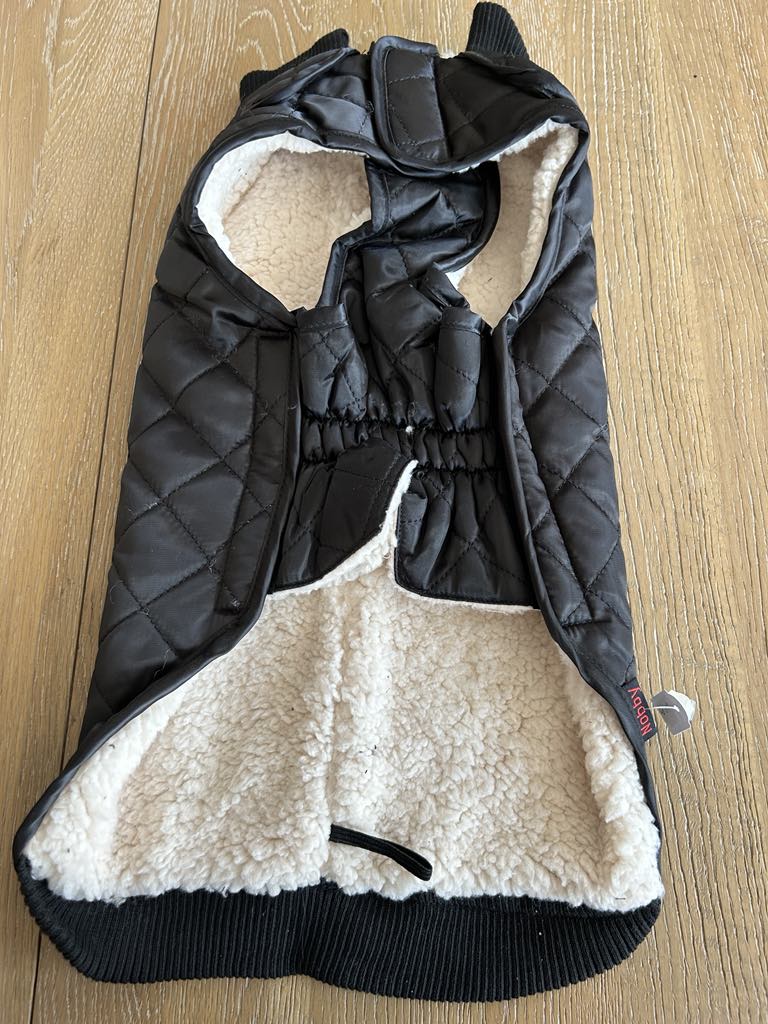 Manteau pour chien matelassé noir marque NOBBY