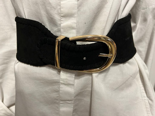 Ceinture  élastique noire aspect velours noir coté face boucle dorée Marque Fashion