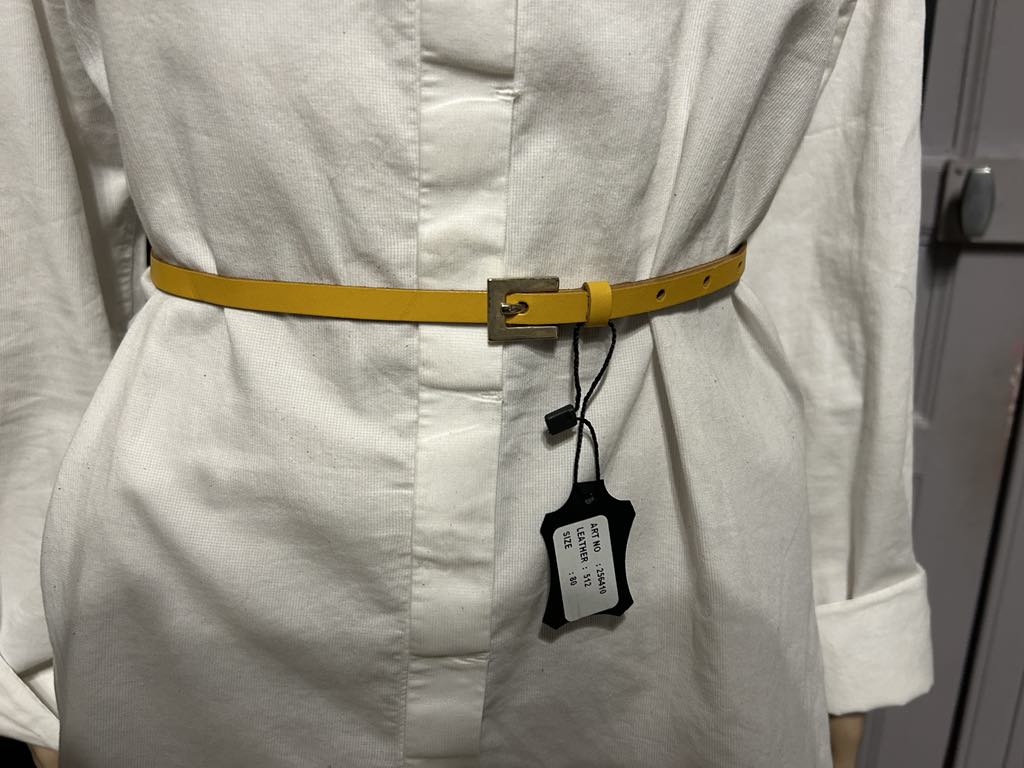 Ceinture moutarde boucle carrée argent marque Dolce C