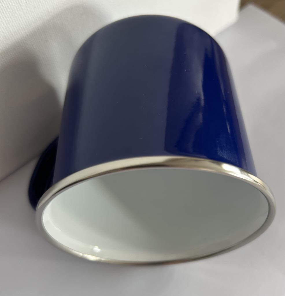 Mug en acier marine ,intérieur blanc 350ml