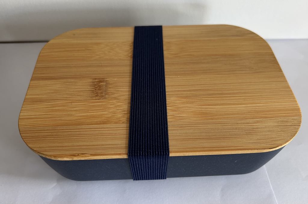 Boite à tartine ou Lunch Box marine et couleur bois clair(bambou)
