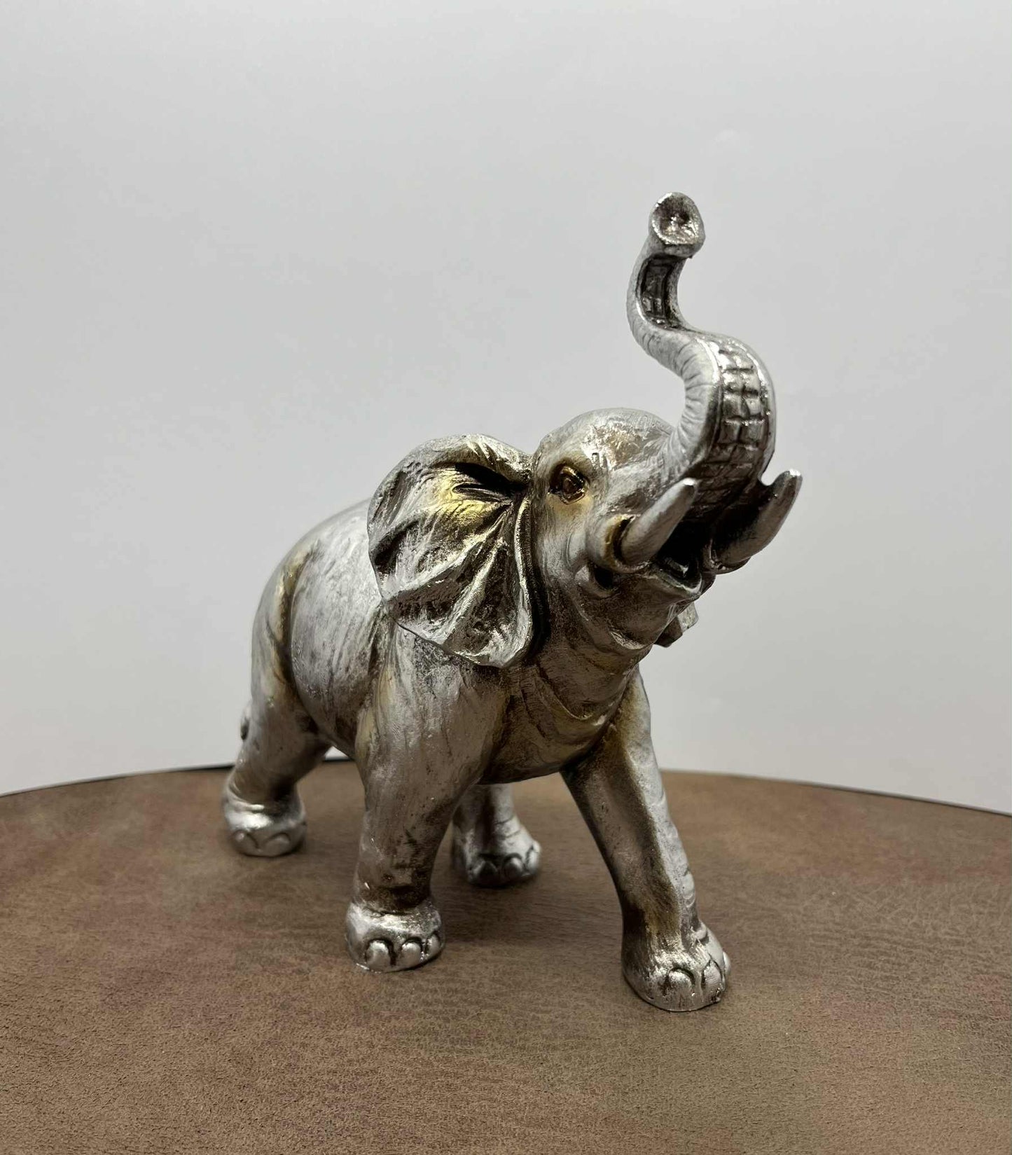 Eléphant en plâtre peint argenté fait à la main collection Goldbach de GmbH (16*15 cm)