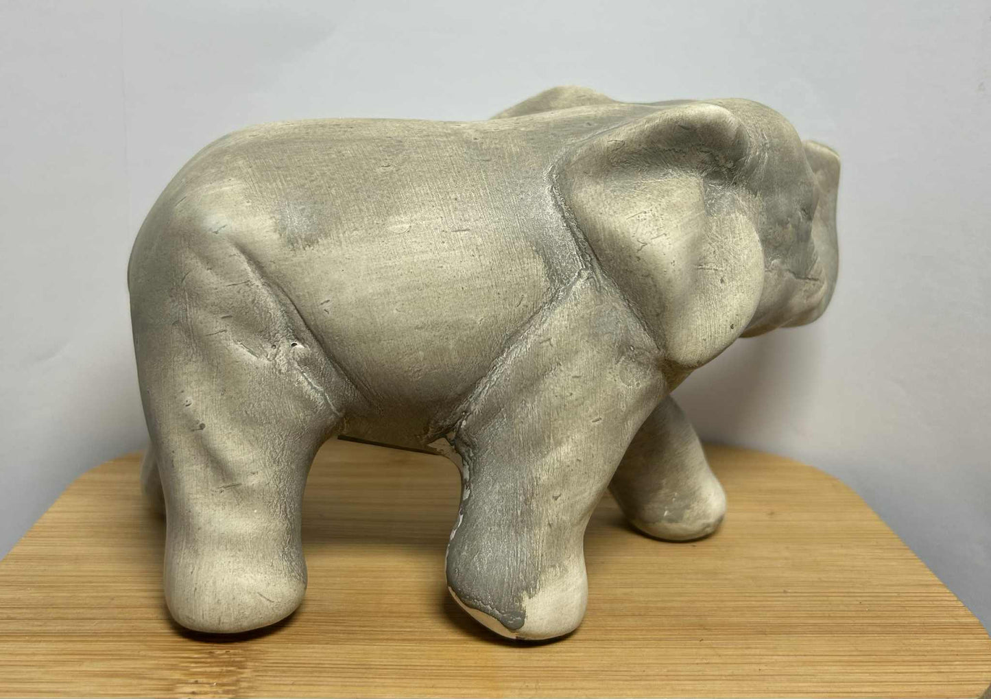 Eléphant en plâtre (9.5*16.5) GmbH