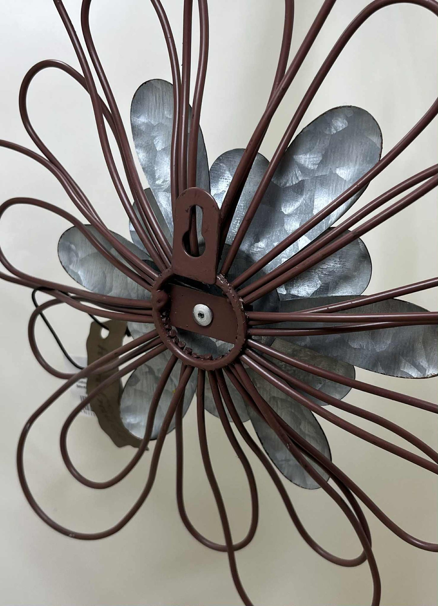 Fleur en métal à suspendre faite main collection Goldenbach de GmbH (diamètre26.5cm)