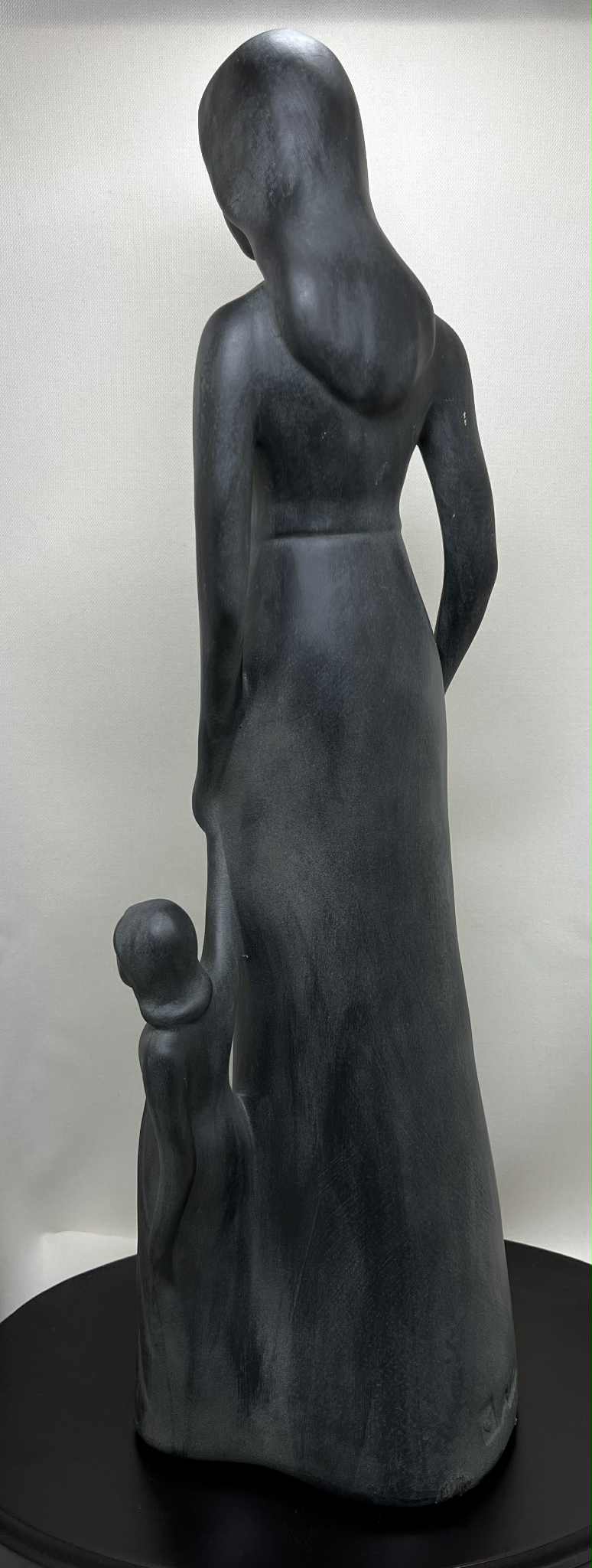 Statue grise anthracite ou blanche "la mère et l'enfant" de Tosal (13.5+44+12)