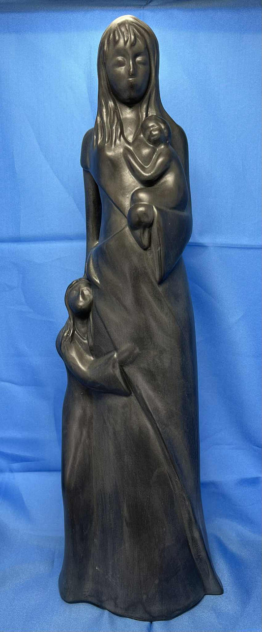Statue anthracite  ou blanc "la mère de famille " de Avam collection par Tosal ( l 14.5+h 45+ p 10 cms)