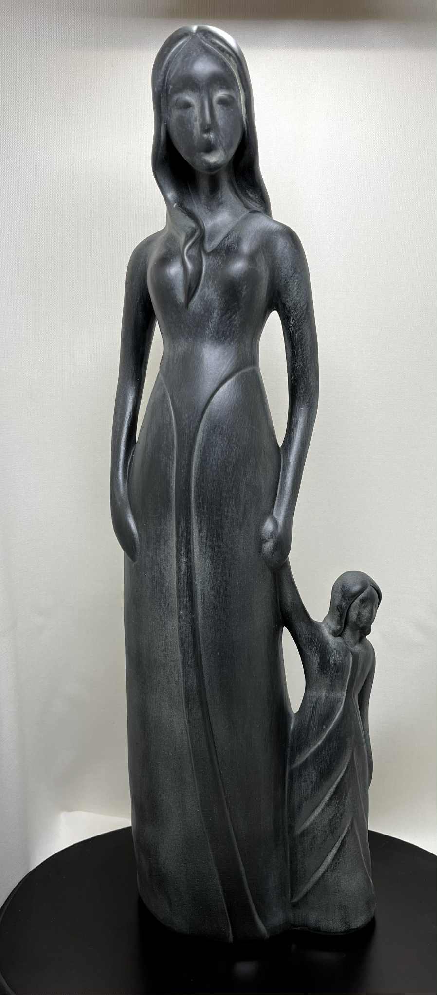 Statue grise anthracite ou blanche "la mère et l'enfant" de Tosal (13.5+44+12)