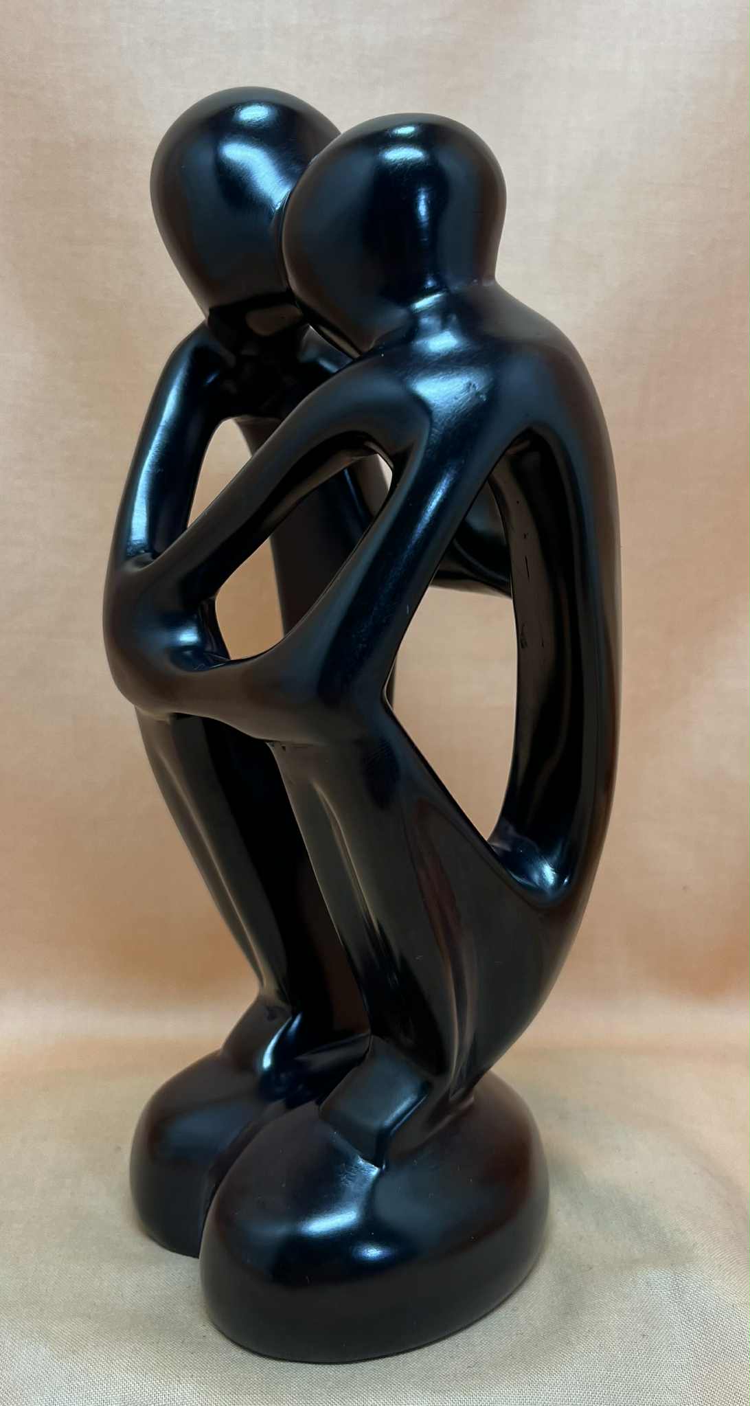 Statue africaine en stéatite représentant 2 amoureux, fabriquée au Kenya et commercialisée par GmbH(9.5*21cm)