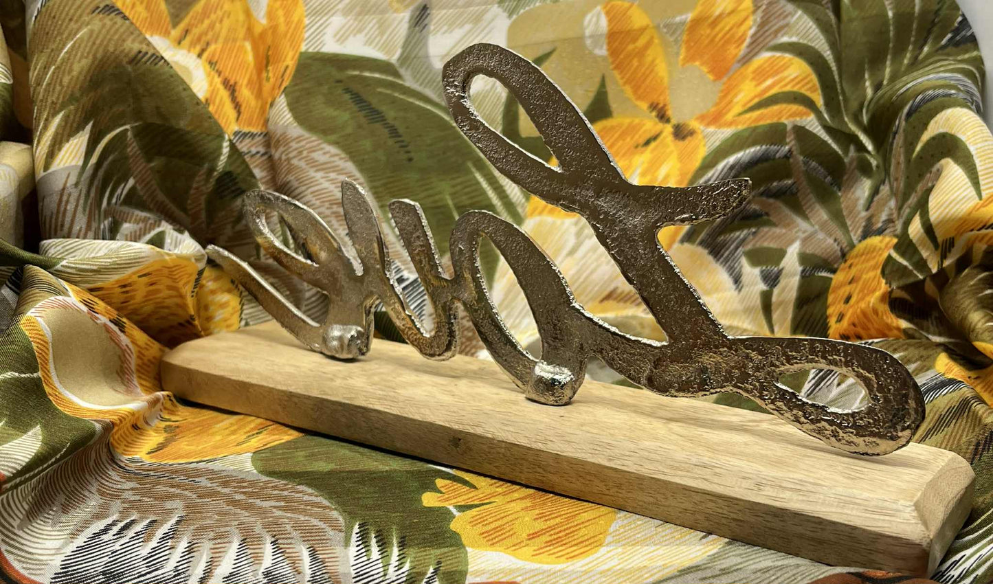 Love en métal argenté sur socle de bois (25*11cm) de GmbH
