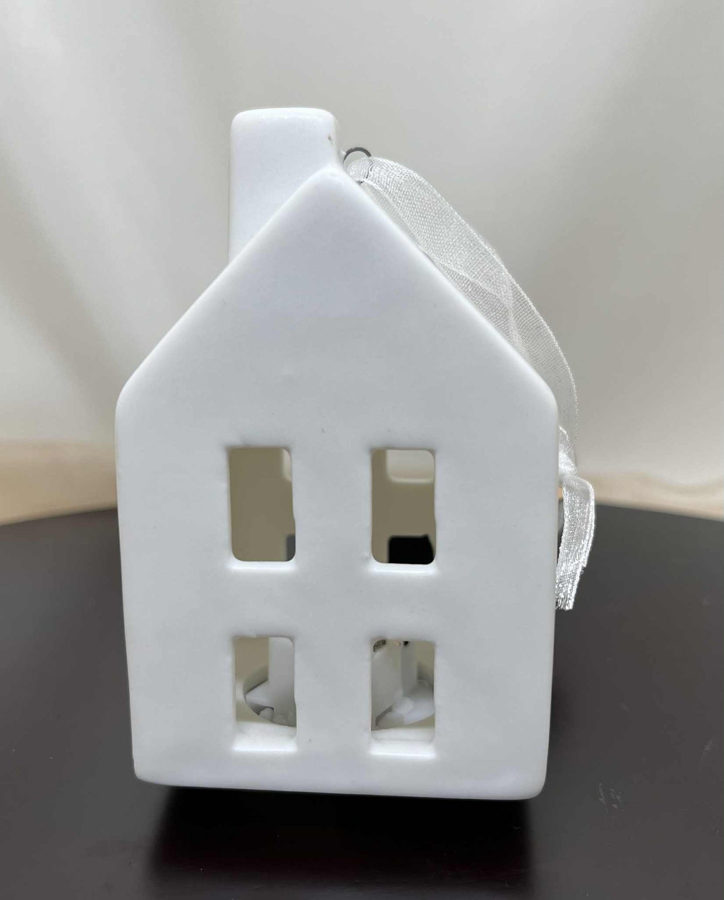 Lot de 2 maisons blanches en céramique éclairées de GmbH (5.5*8*5cm)