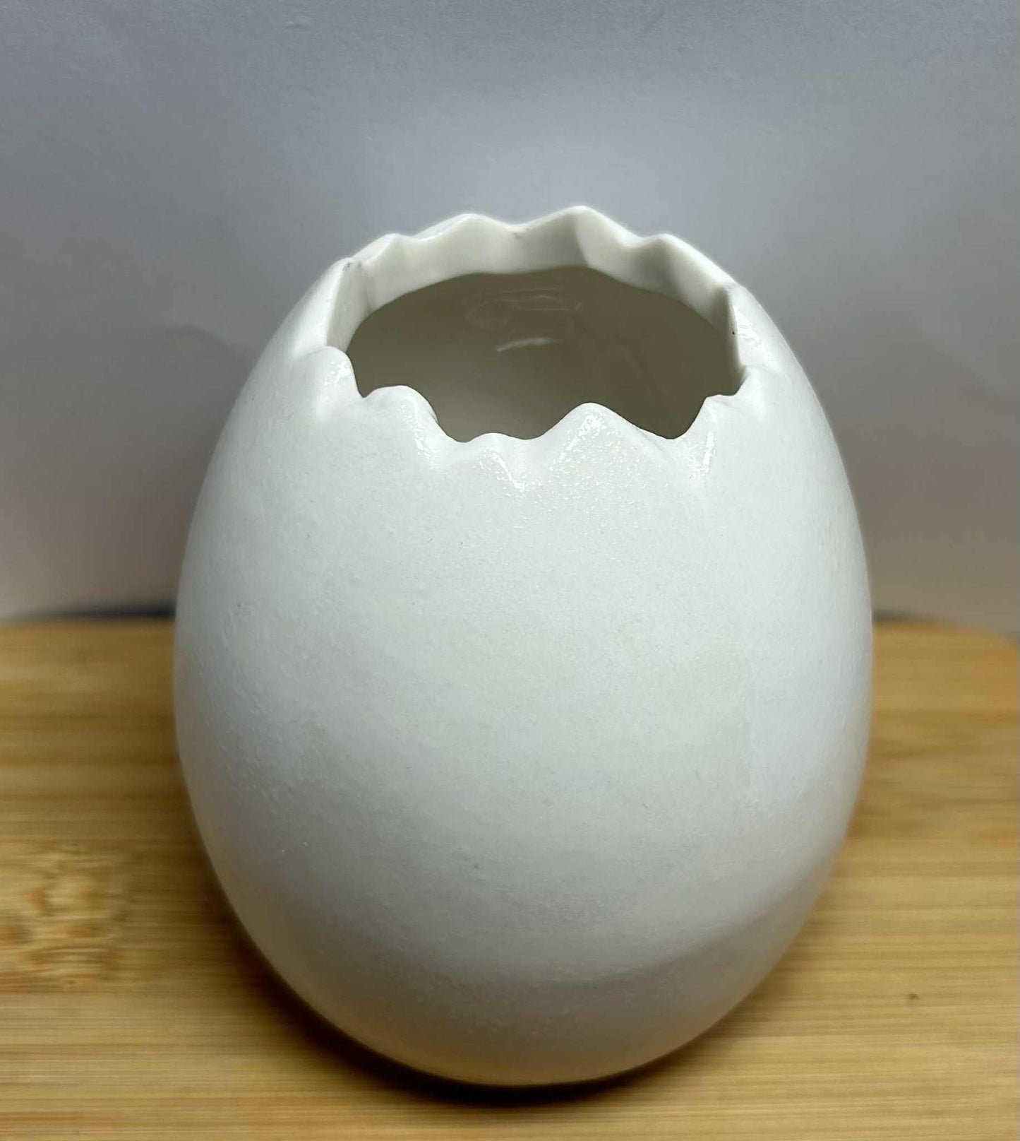 Ensemble de 2 œufs blancs 10 et 8 cm pour déco GmbH